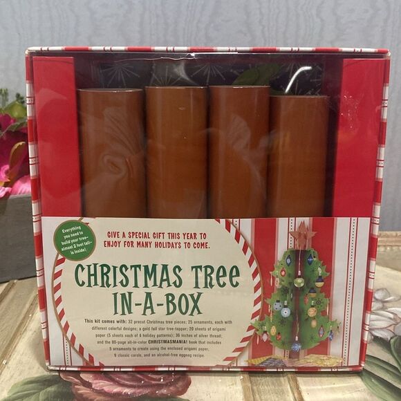 Kohl’s Christmas Tree in a Box 2 Foot Tree Decorations Book Oragami Paper - Picture 11 of 11